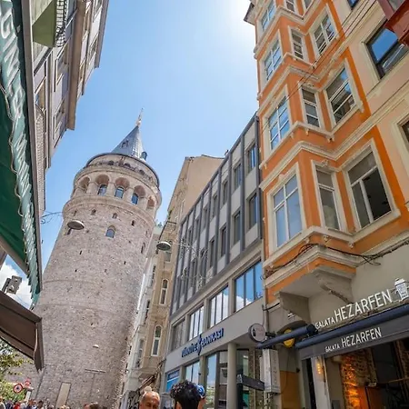 Smashing Flat At The Heart Of Galata Istanbul