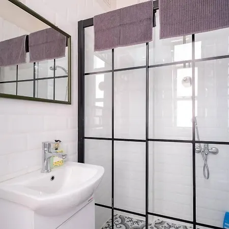 Smashing Flat At The Heart Of Galata *